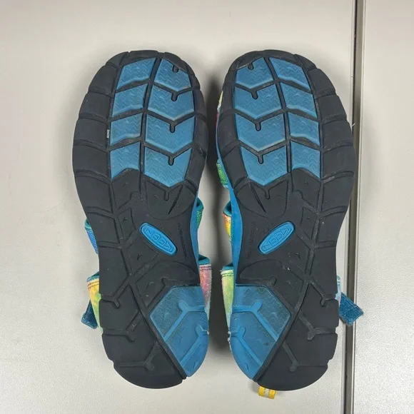 Vibrant KEEN® Big Kids Size 6 Seacamp II CNX in Vivid Blue/Original Tie Dye, GUC - Picture 10 of 14